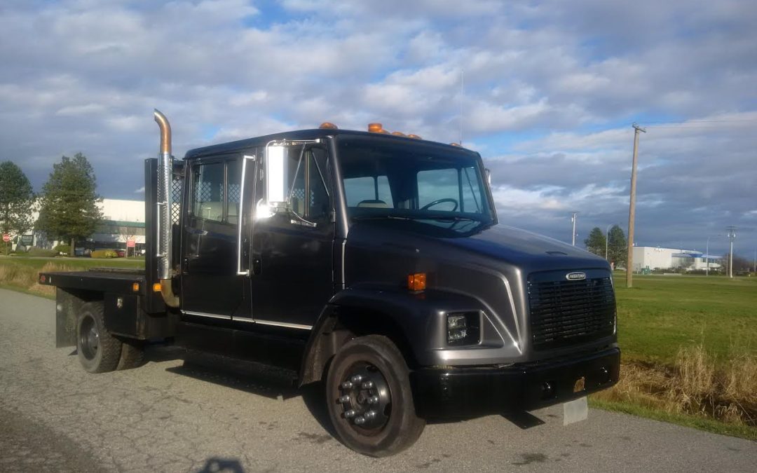 FLAT-DECK TRUCK