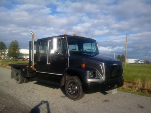 FLAT-DECK TRUCK